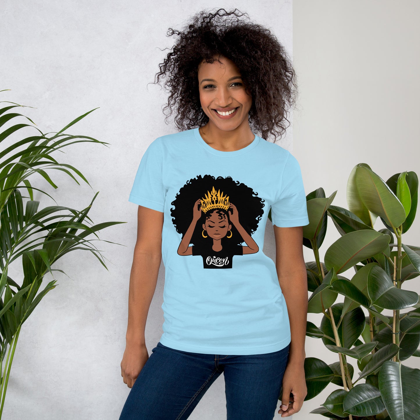 BLACK QUEEN WITH GOLD CROWN